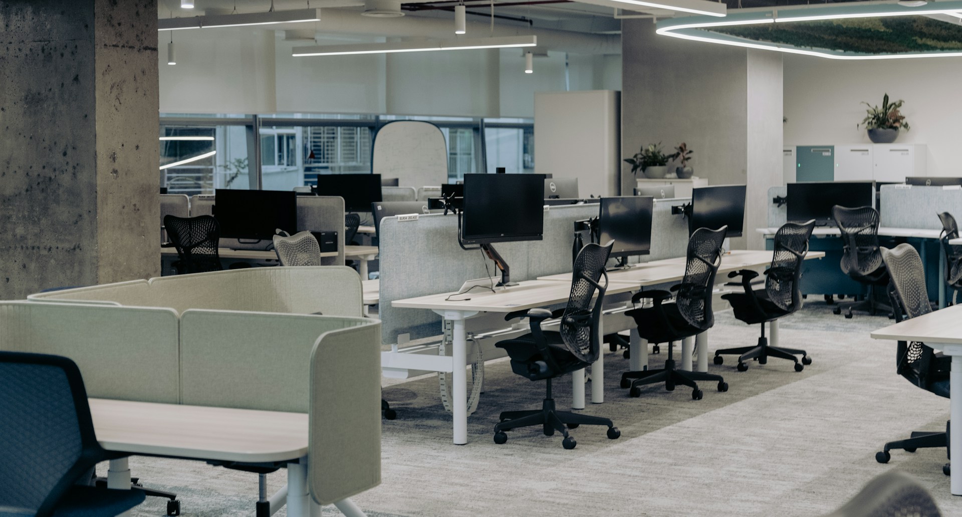 Kantor travel yang terdaftar di platform